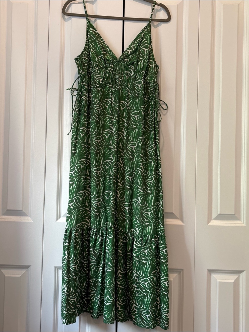 H&M Green Printed Maxi Dress with White Leaf Pattern